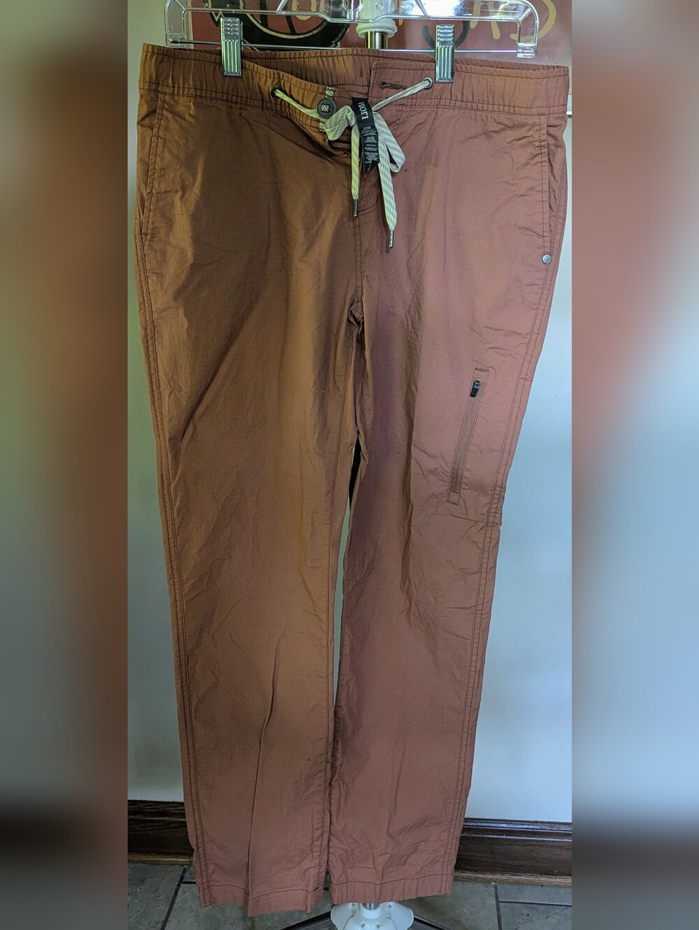 Vuori Women’s Ripstop Pant Terracotta Copper Size M $40 Like New